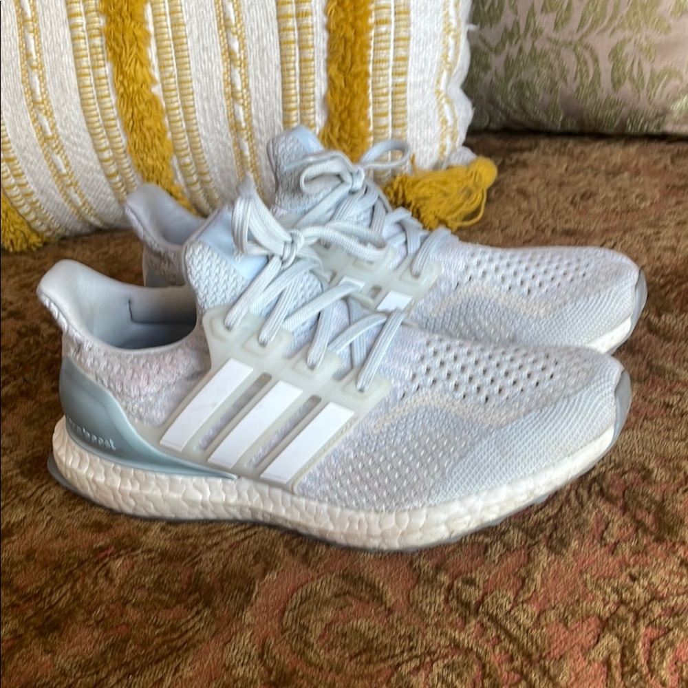 Adidas White Athletic Shoes with Breathable Knit and Cushioned Sole